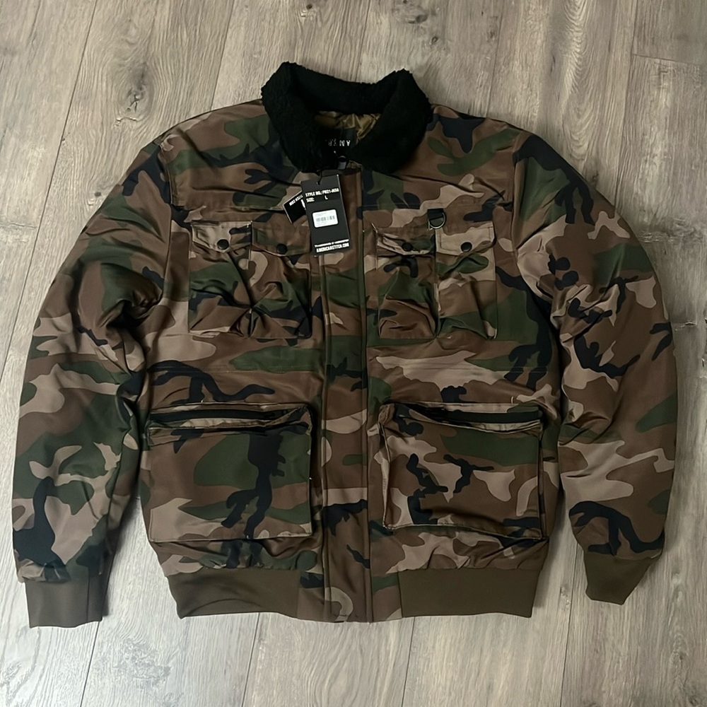 Men’s Faux Shearling Cargo Trucker Jacket (NWT)